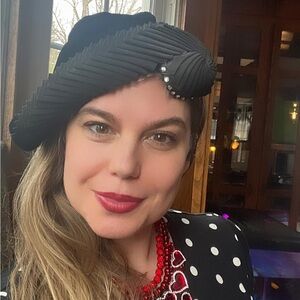 Elegant Black Cloche from the 1930s with Rhinestone Detail